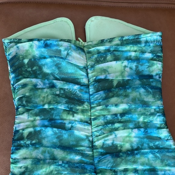 Elliatt Strapless dress size Medium Larkspur printed Mesh U-Wire bodycon rouched - Picture 6 of 15